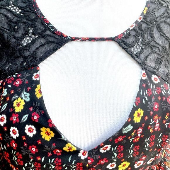 BCBGeneration Lace Yoke Bell Sleeve Top - Picture 3 of 11